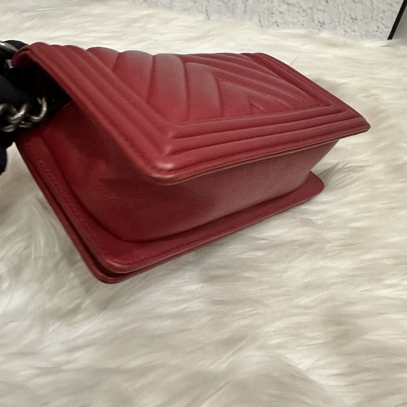 Chane 酒红色V纹牛皮Leboy 中號 肩背包 斜背包 22開-12