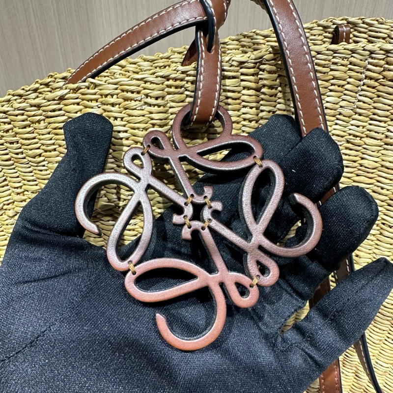 LOEWE羅意威Basket草編編織徽標掛飾Tote包-13