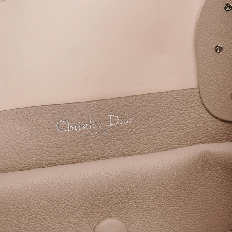 市價2折🌟 Dior Open Bar牛皮純色字母吊飾手提/肩背包 🌟-14