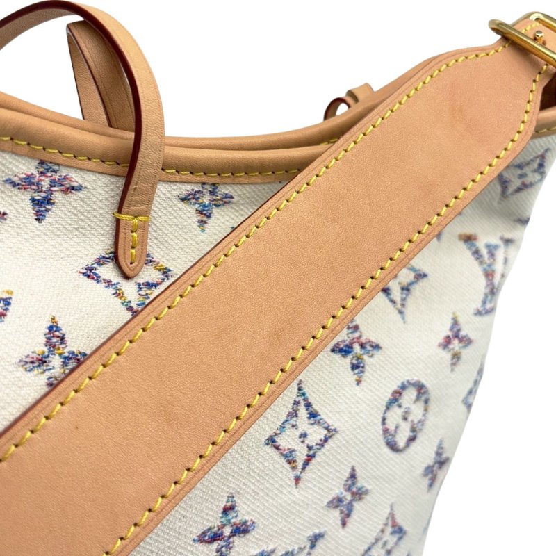 Louis Vuitton 展示品 Carryall PM 提花布面斜背包(M24707-白)-9