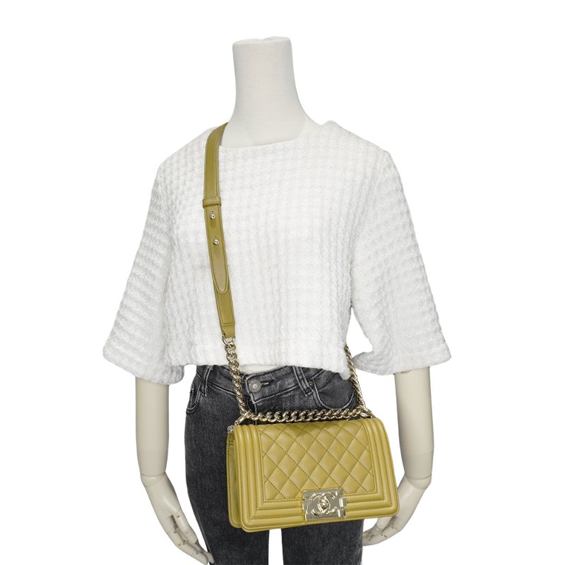 Chanel 展示品 Boy 菱格羊皮淡金釦掀蓋斜背包-20cm(A67085-芥末綠)-5