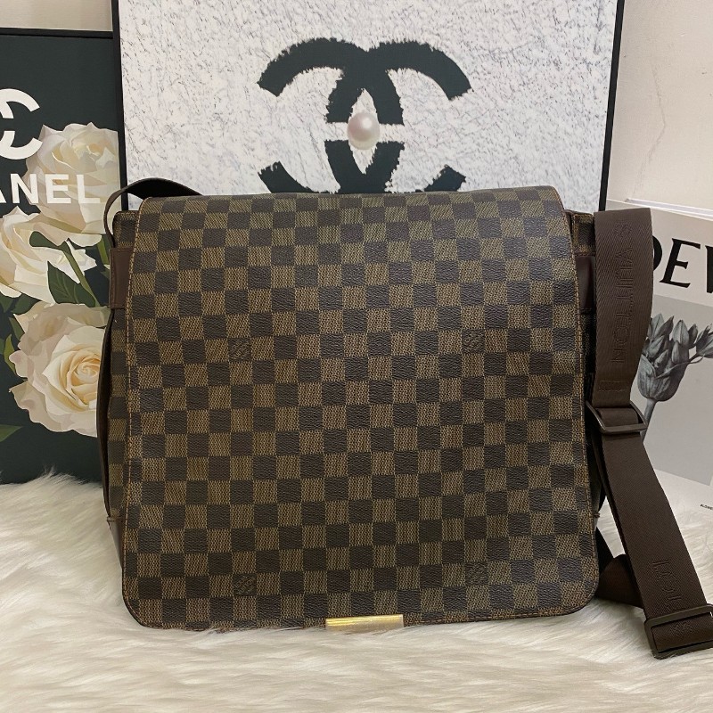 LV 路易威登棕色棋盘格郵差包 斜背包肩背包-0