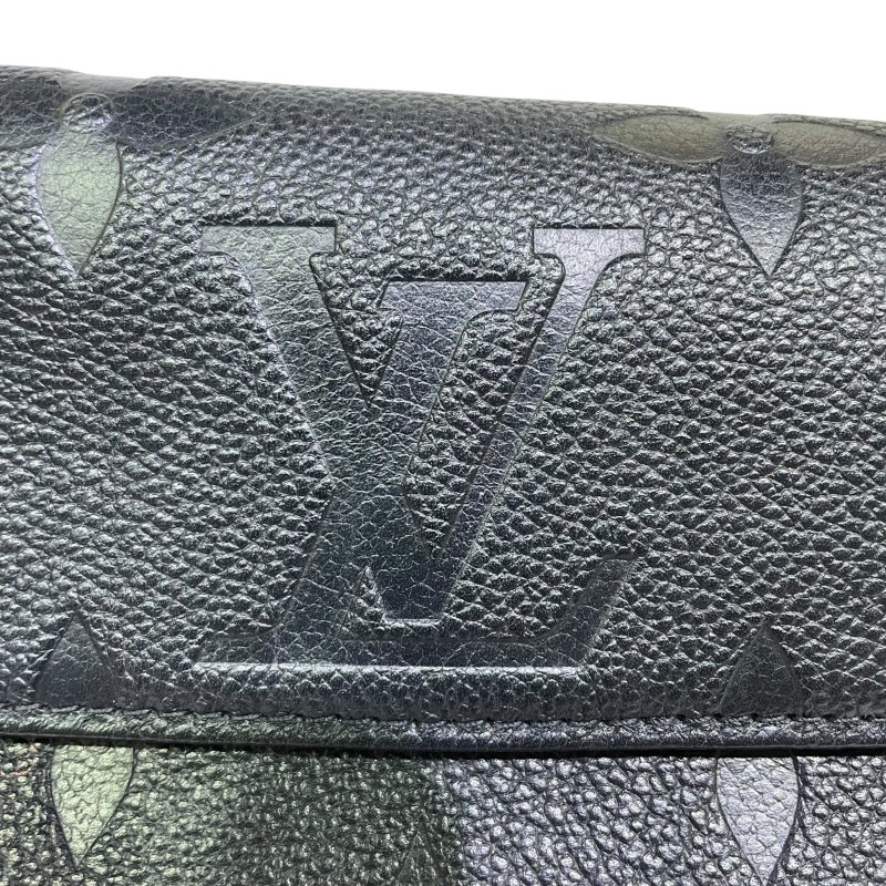 【美收精品】LOUIS VUITTON 黑色壓印單肩包 3-986【隔月月中將轉賣至 上架期限30天】-10