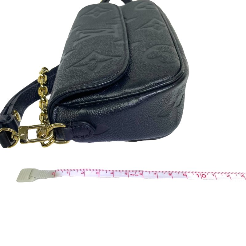【美收精品】LOUIS VUITTON 黑色壓印單肩包 3-986【隔月月中將轉賣至 上架期限30天】-12