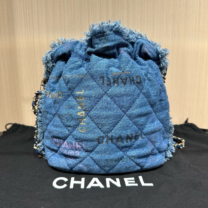 CHANEL香奈兒22P菱格皮穿鏈丹寧布水桶包藍色拼多色-10