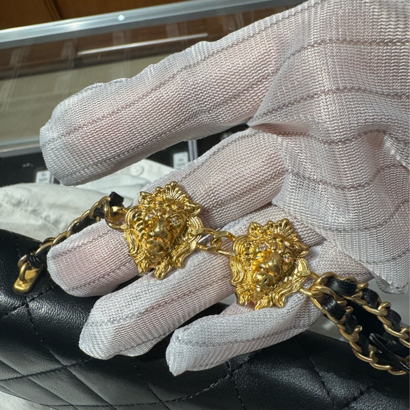 Chanel / 香奈兒 鑲鑽雙獅WOC-7