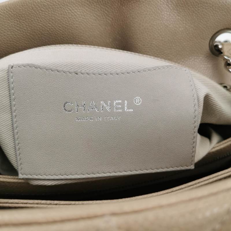Chanel Mademoiselle 中號 牛皮 純色 萎格 絎縫 曲線 造型 單肩包-7