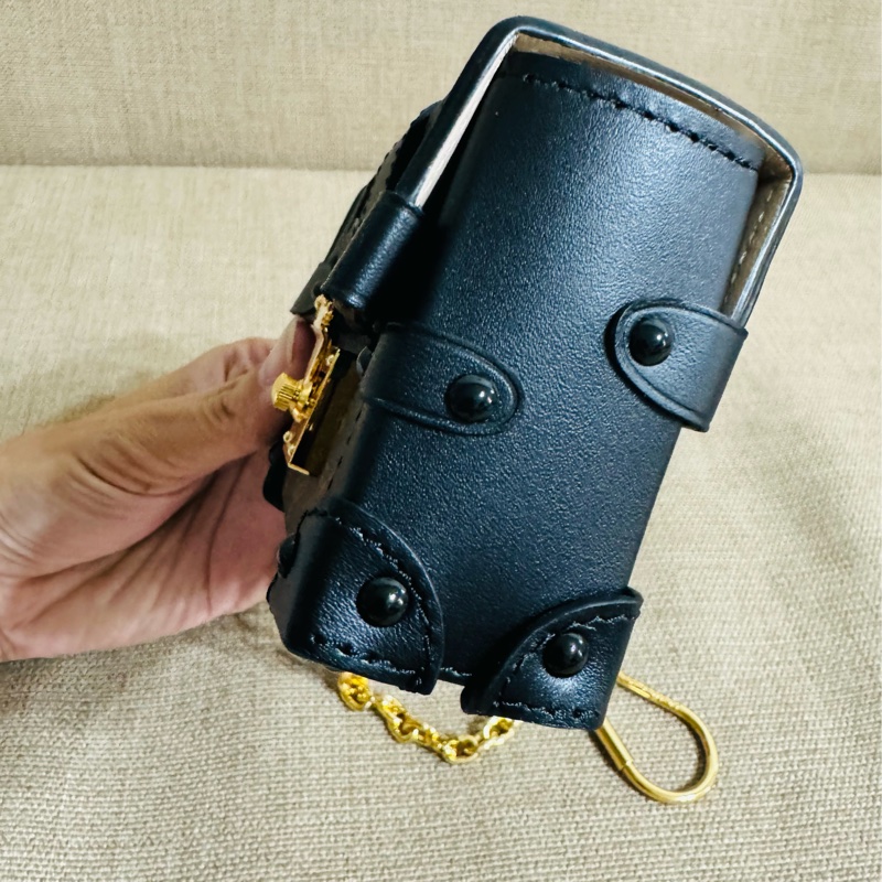 售 二手真品 Louis Vuitton LV M62553 Essen Trunk Mng 迷你硬箱吊飾-5