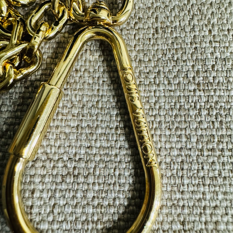 售 二手真品 Louis Vuitton LV M62553 Essen Trunk Mng 迷你硬箱吊飾-20