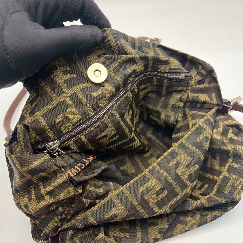 🏷️ Fendi 小號托特包-3