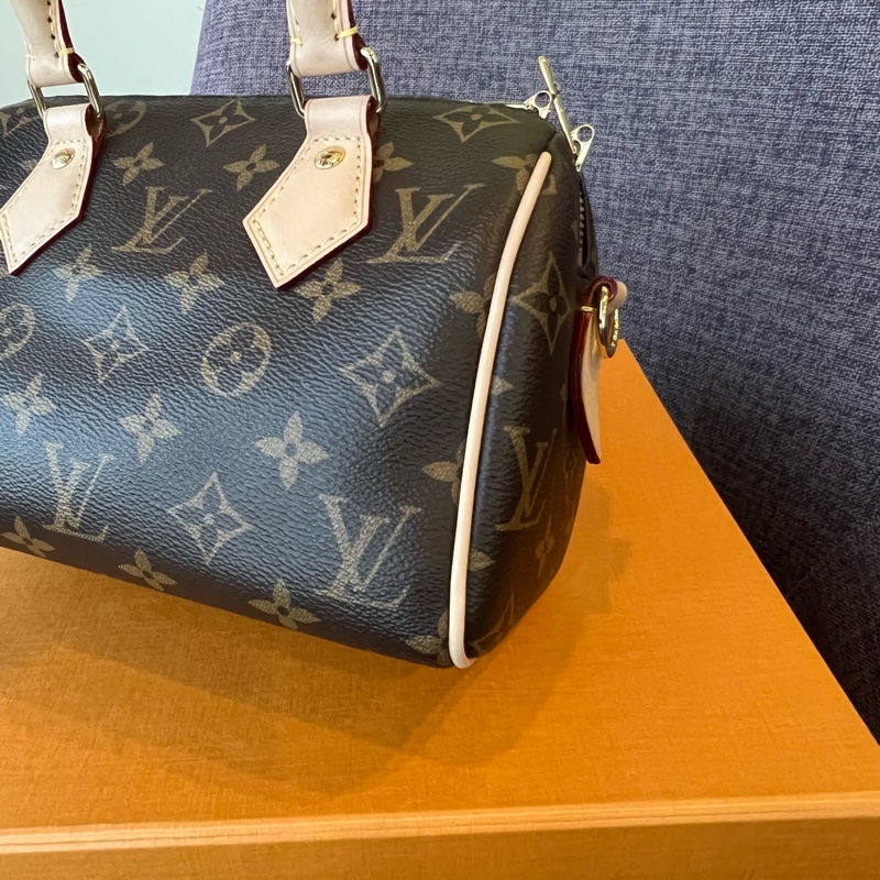 📢二手近新 四大金剛的第一熱銷❤️Louis Vuitton LV Speedy Bandouliere 20黑背帶波士頓包晶片款 正品-9