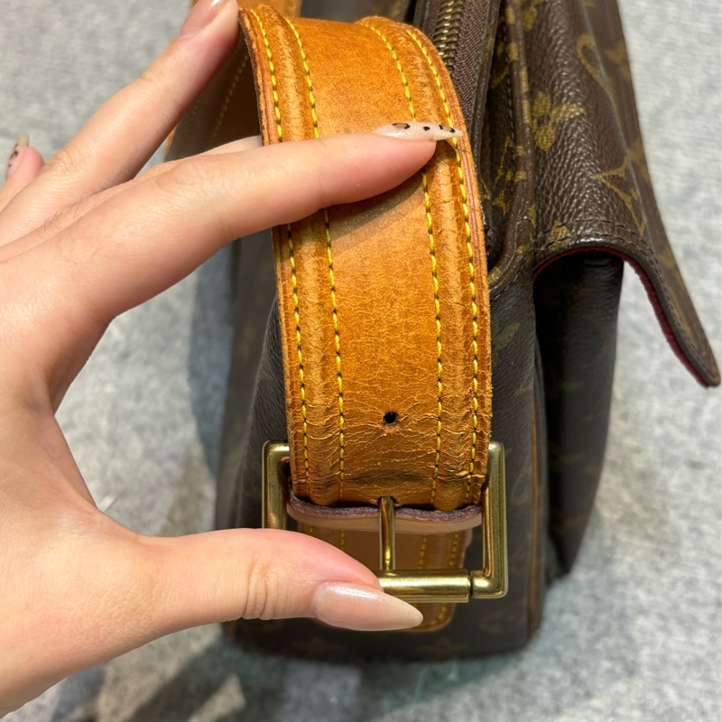 🏷️ Louis Vuitton 駱駝包-18