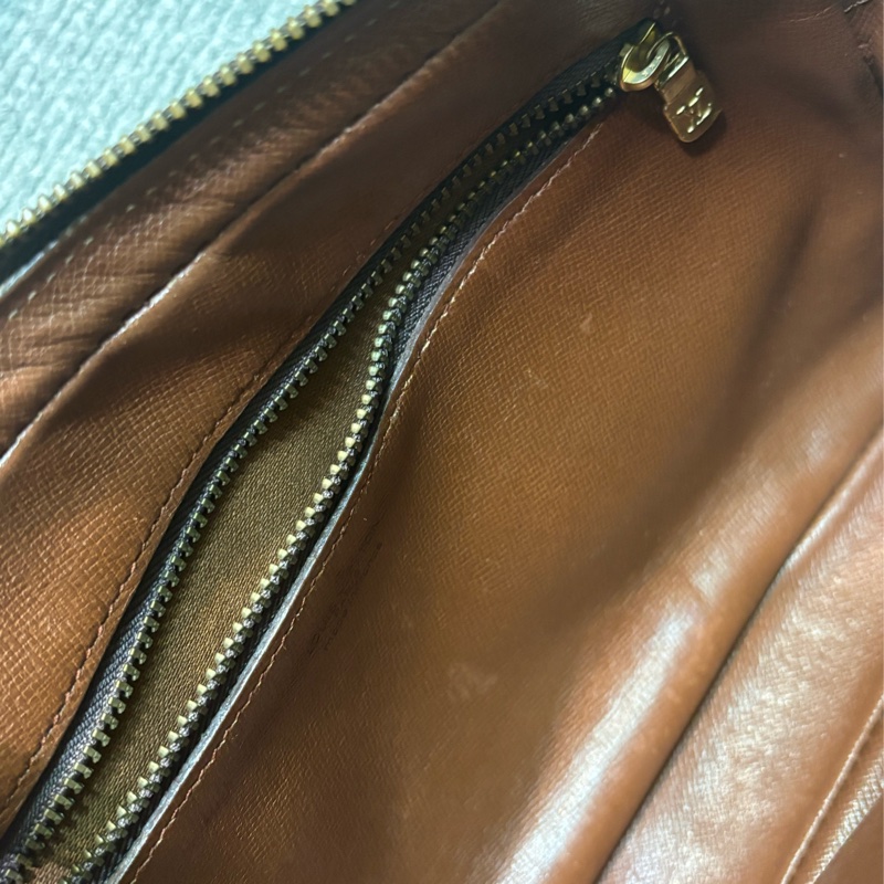 🏷️ Louis Vuitton 手拿包-17