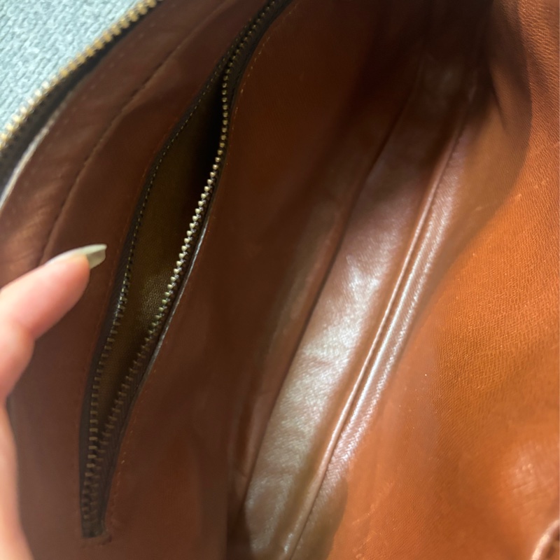 🏷️ Louis Vuitton 手拿包-19