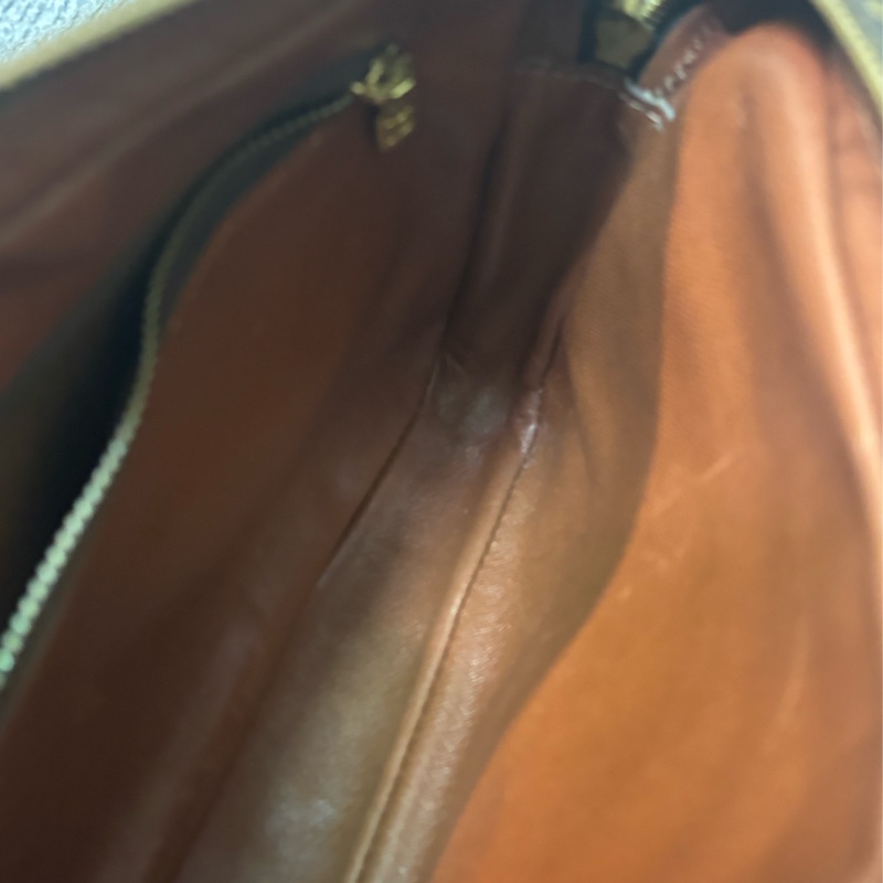 🏷️ Louis Vuitton 手拿包-22