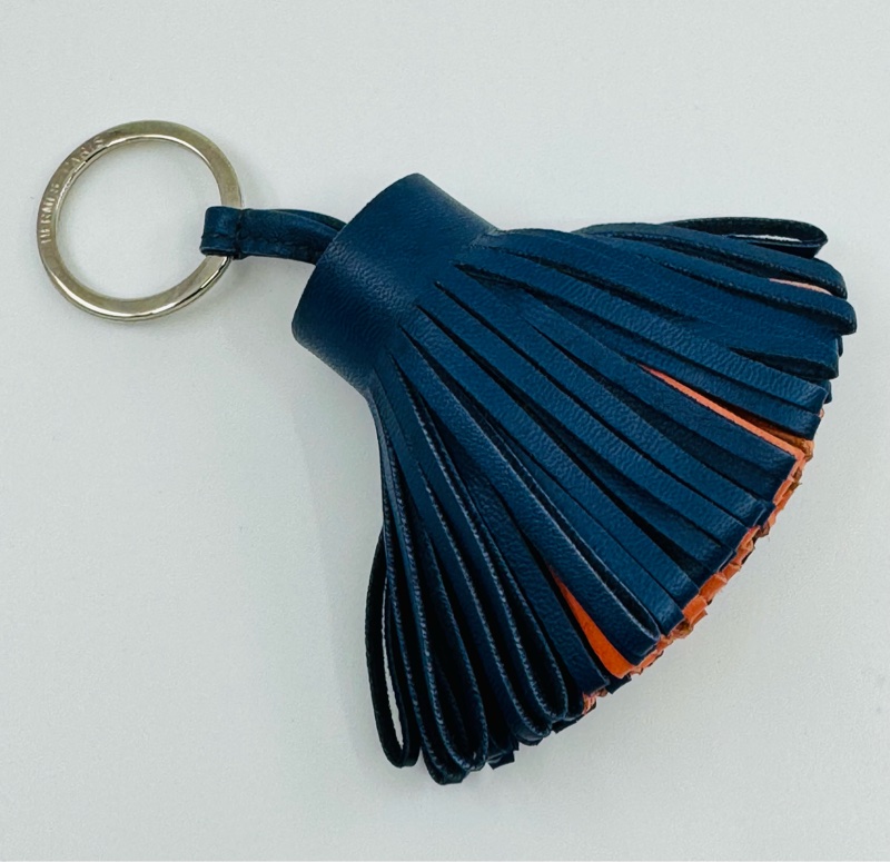 HERMÈS Swift 皮革 Carmen Key Ring-12