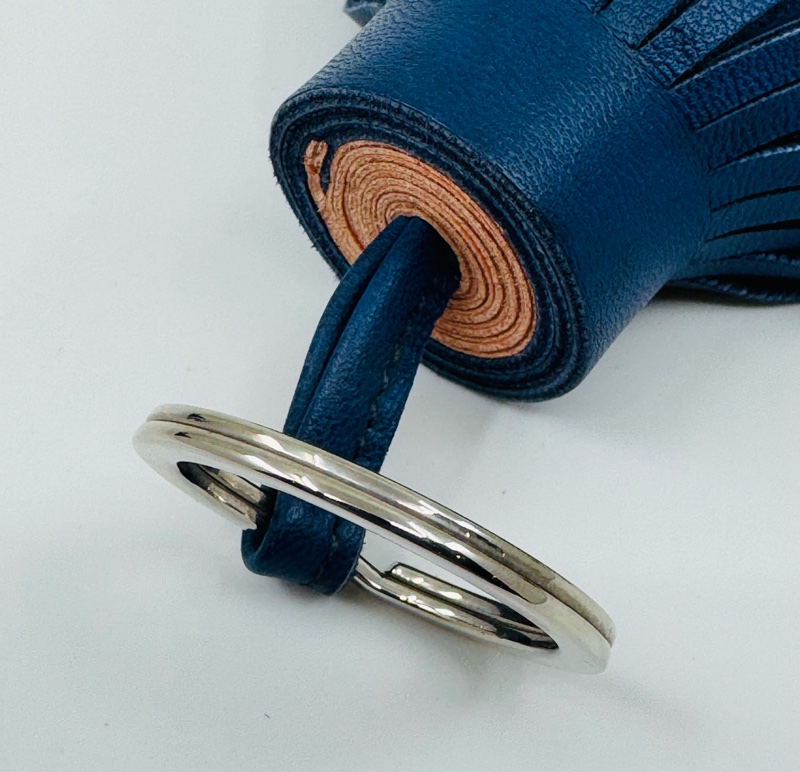 HERMÈS Swift 皮革 Carmen Key Ring-21