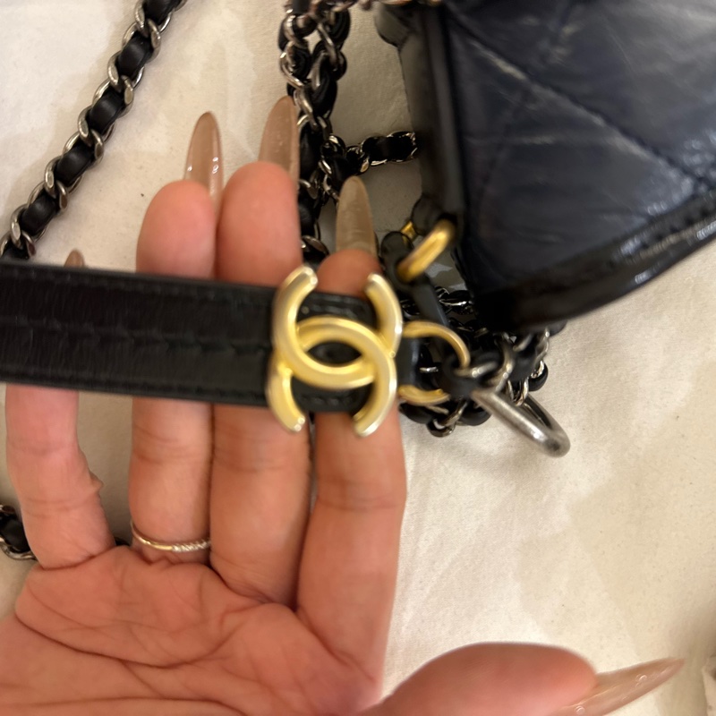 Chanel 藍拼黑流浪包小號-16