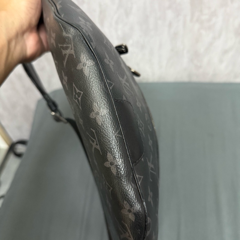 Lv 黑花腰包-6