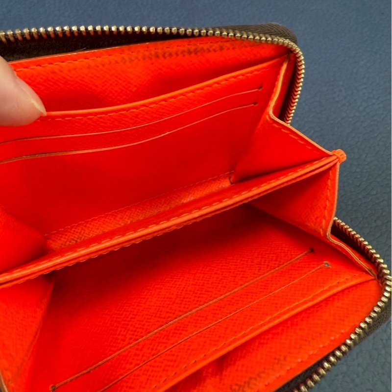 Louis Vuitton 塗鴉零錢包-57