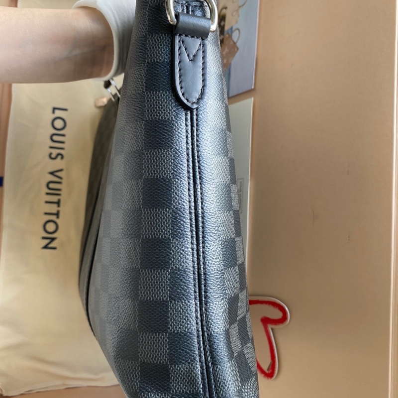 LV 黑灰棋盤格 公文包  尺寸約39*5*29-2