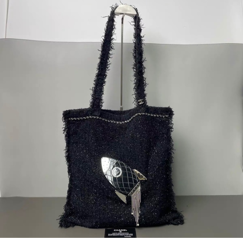 Chanel 黑銀火箭限量托特包 尺寸約36*38 24開有卡-0