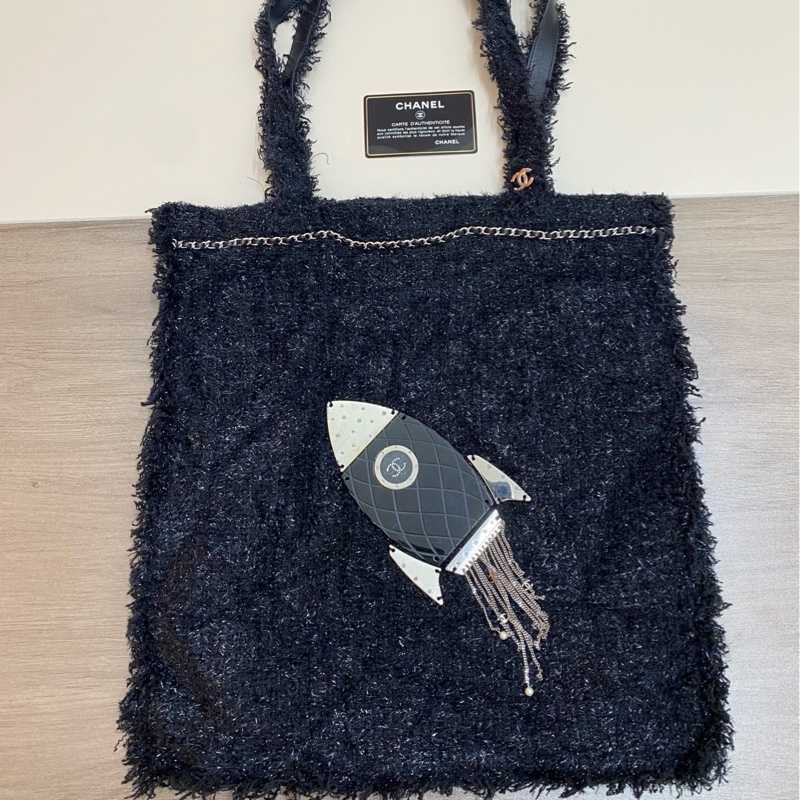 Chanel 黑銀火箭限量托特包 尺寸約36*38 24開有卡-0