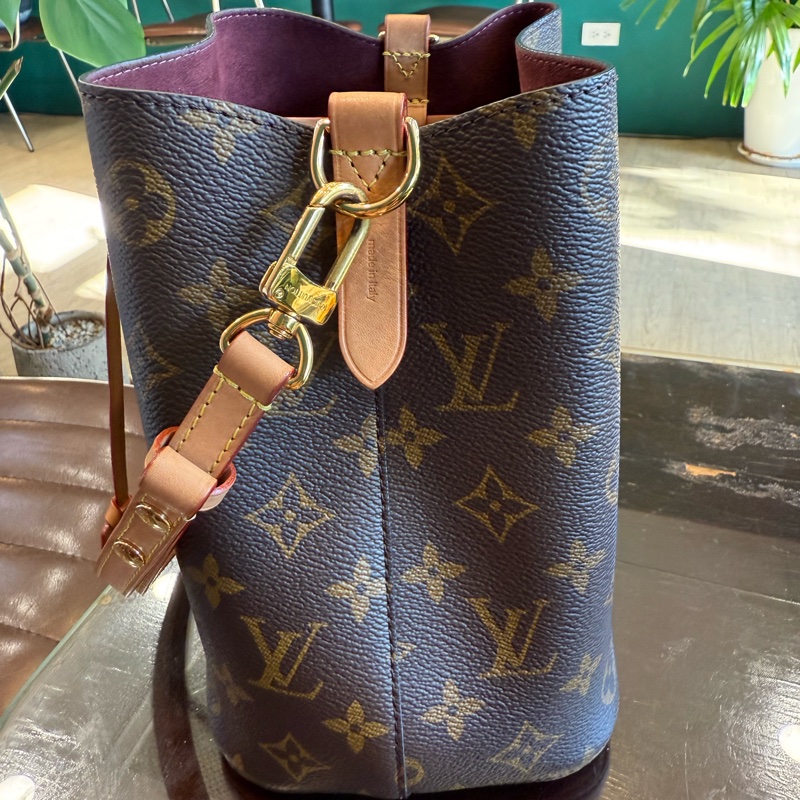 Louis Vuitton 路易威登 M46581 手提斜背兩用水桶包(棕色)-1