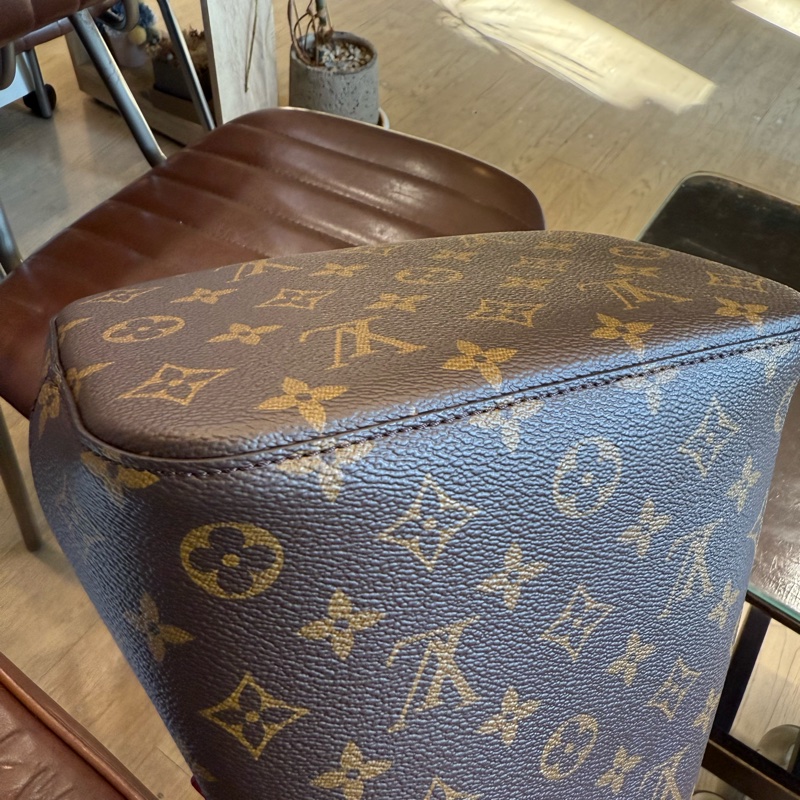 Louis Vuitton 路易威登 M46581 手提斜背兩用水桶包(棕色)-3