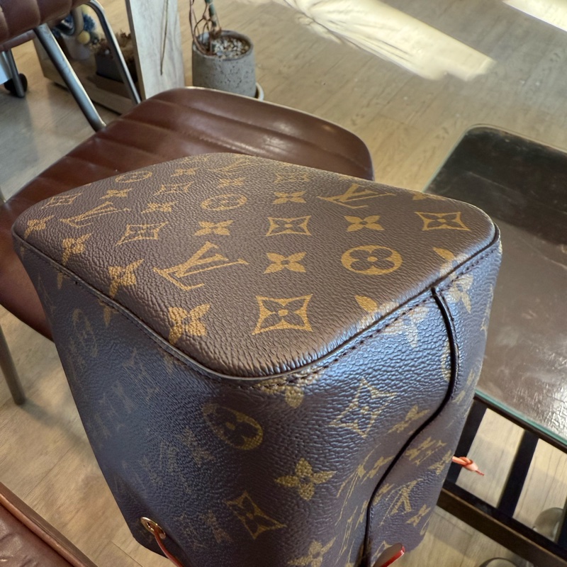 Louis Vuitton 路易威登 M46581 手提斜背兩用水桶包(棕色)-4