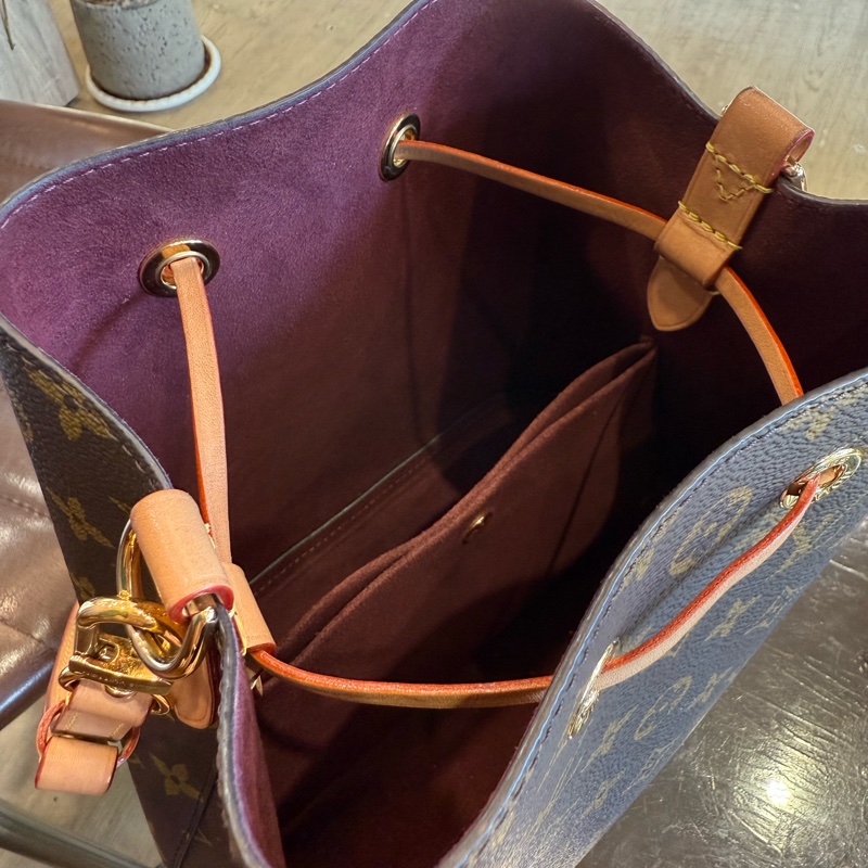 Louis Vuitton 路易威登 M46581 手提斜背兩用水桶包(棕色)-8