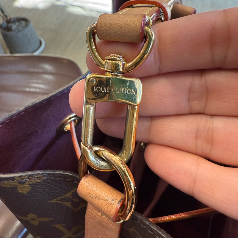 Louis Vuitton 路易威登 M46581 手提斜背兩用水桶包(棕色)-10