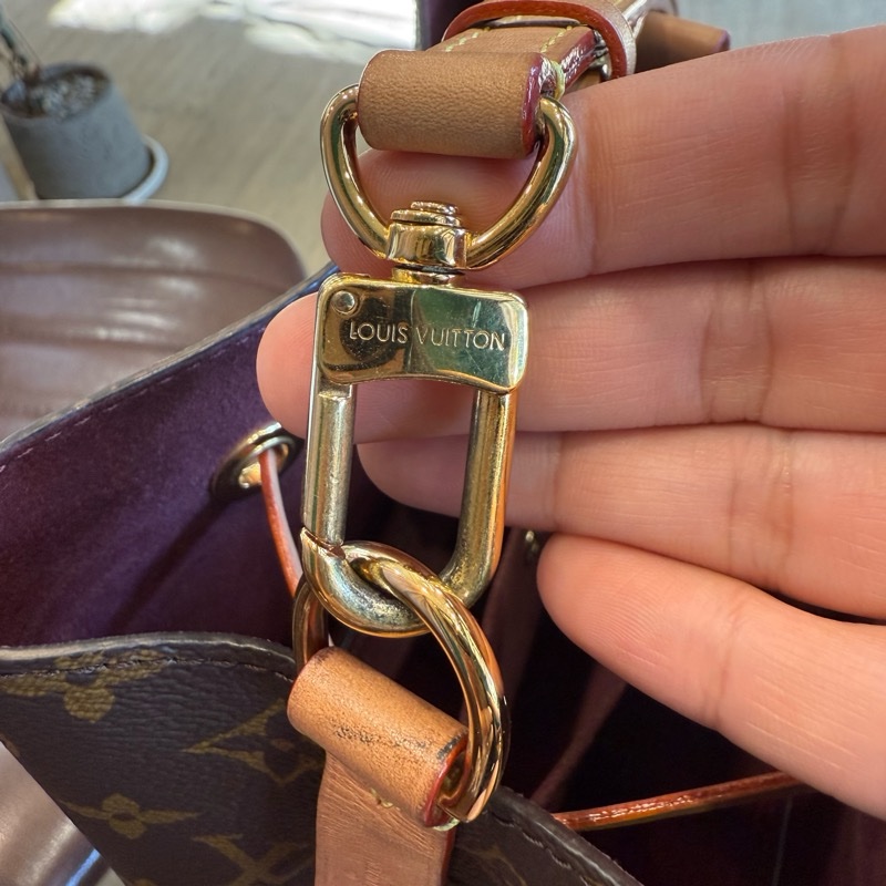 Louis Vuitton 路易威登 M46581 手提斜背兩用水桶包(棕色)-11