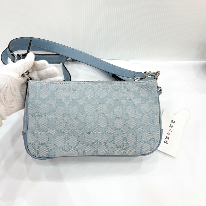 莉亞精品♡Coach 牛仔斜背包 淺藍色 九新美包-8