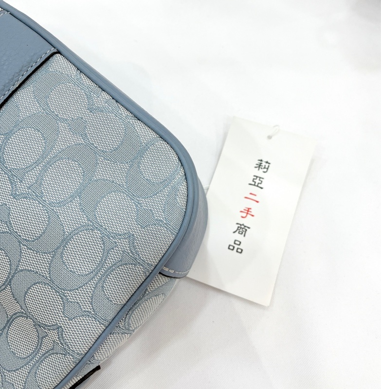 莉亞精品♡Coach 牛仔斜背包 淺藍色 九新美包-11