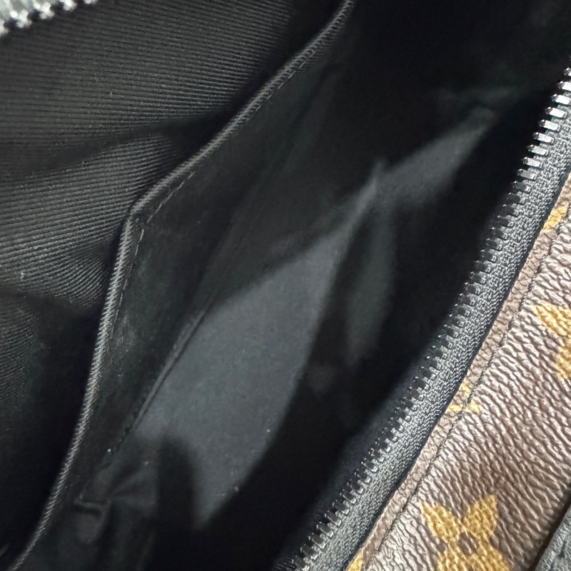 Lv 路易威登 Soft trunk 棕色老花黑边男士软盒子单肩斜挎包-12