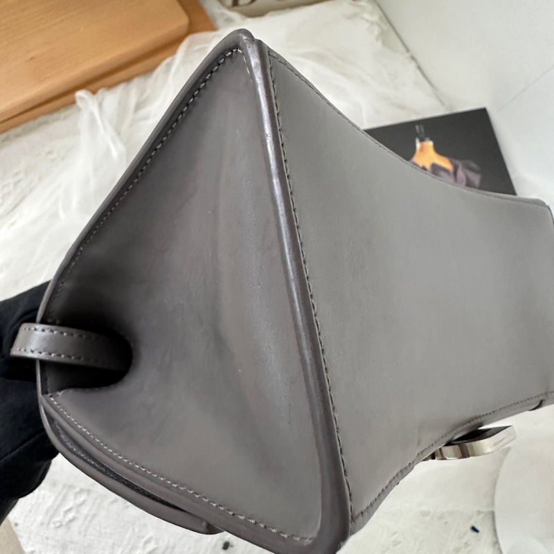 Balenciaga Hourglass 灰色沙漏包-9
