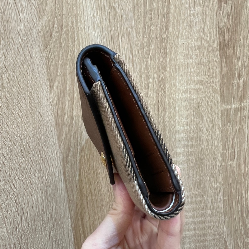 Burberry 經典格紋咖牛皮金釦三折短夾-2