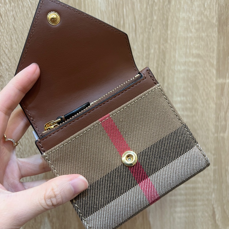 Burberry 經典格紋咖牛皮金釦三折短夾-5