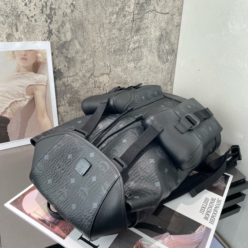 MCM Brandenburg Visetos 黑色雙肩包 老花滿印翻蓋抽繩束口 後背包 大號-2