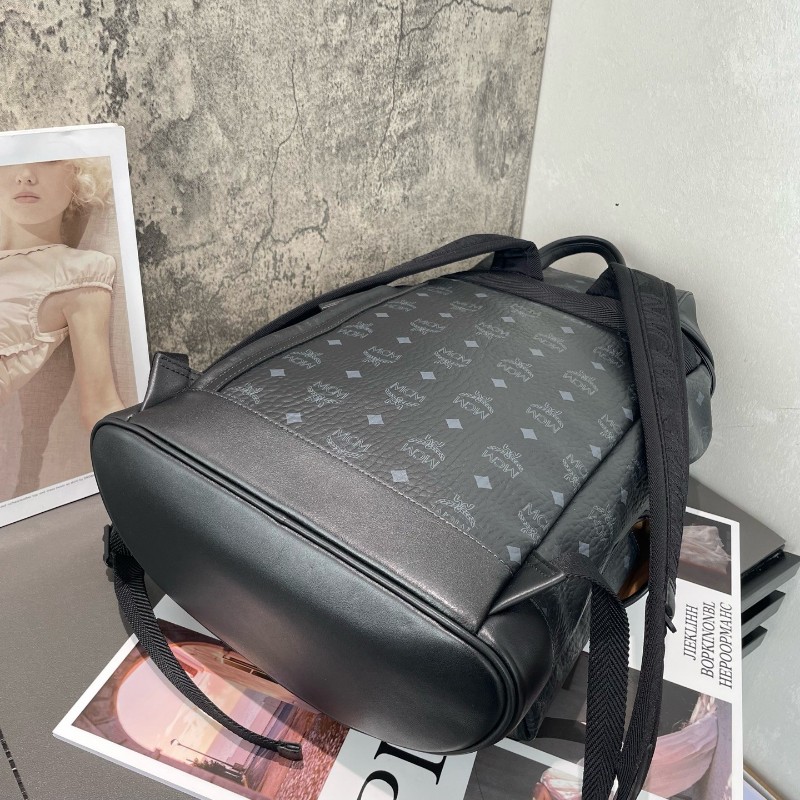 MCM Brandenburg Visetos 黑色雙肩包 老花滿印翻蓋抽繩束口 後背包 大號-3