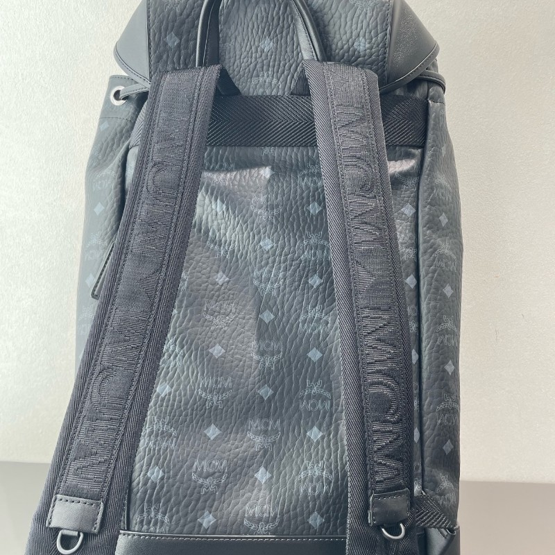 MCM Brandenburg Visetos 黑色雙肩包 老花滿印翻蓋抽繩束口 後背包 大號-7