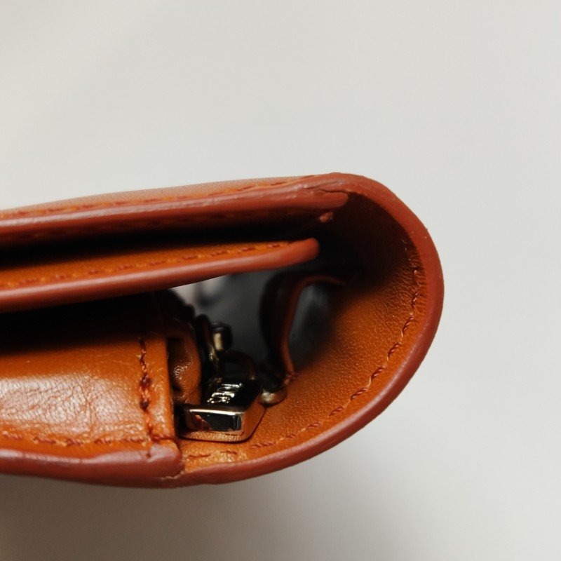 Tod's 牛皮 純色 字母 Logo 標誌 翻蓋 子母包 斜背包 單肩包-16