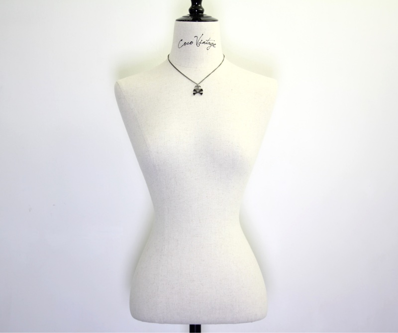 Chanel Vintage 03A 琺瑯黑色骷髏骨灰色CC項鏈-13