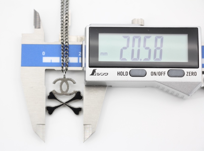 Chanel Vintage 03A 琺瑯黑色骷髏骨灰色CC項鏈-16