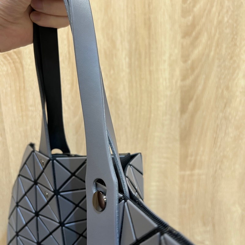 Issey Miyake 啞光灰塑料10x10手提肩背包-2