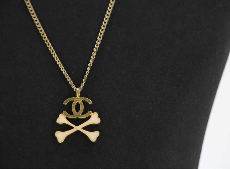 Chanel Vintage 03P 鍍金CC琺瑯白色骷髏骨項鏈-6