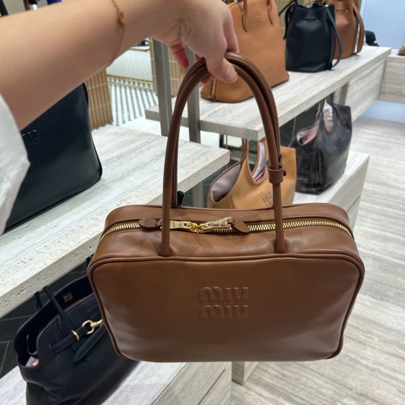 🎉新品好折扣✨Miu Miu 5BB117 大款小牛皮 Beau包 干邑色/焦糖色系-5