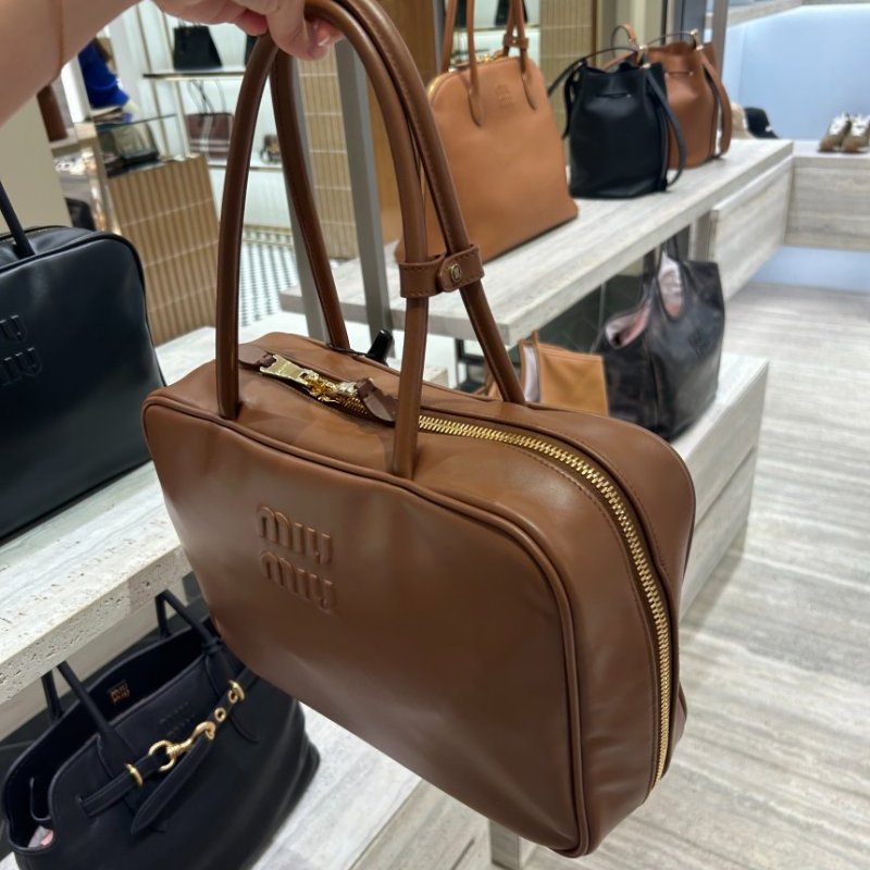 🎉新品好折扣✨Miu Miu 5BB117 大款小牛皮 Beau包 干邑色/焦糖色系-6