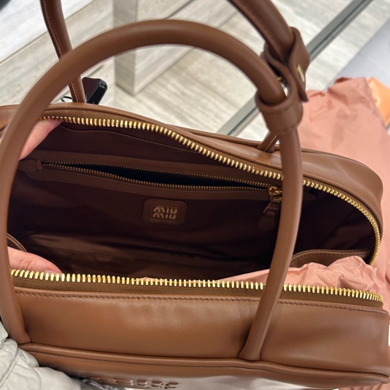 🎉新品好折扣✨Miu Miu 5BB117 大款小牛皮 Beau包 干邑色/焦糖色系-9